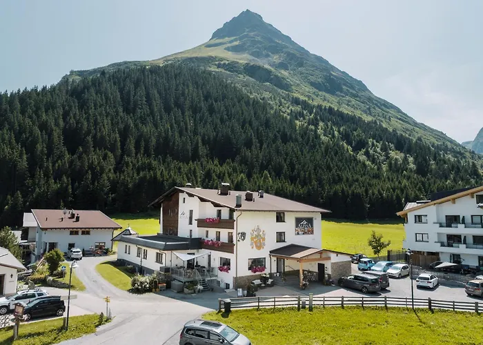 Hotel Alpina
